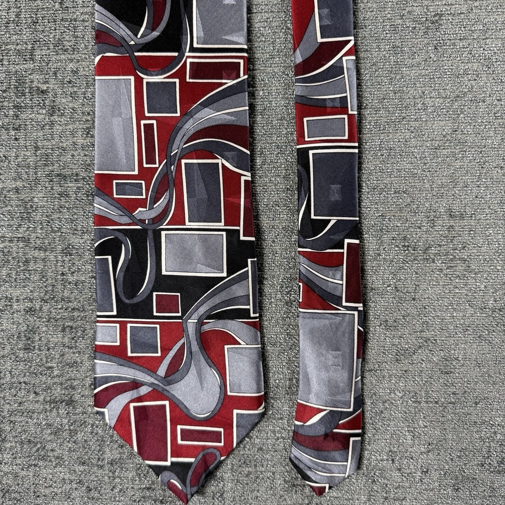 Screenplay by Martin Wong Necktie Silk Red Gray Black Retro Made USA 57"x4"